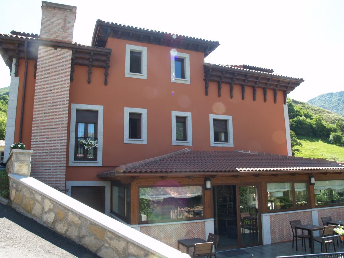 Hotel La Casona De Llerices Cangas de Onis Exterior photo