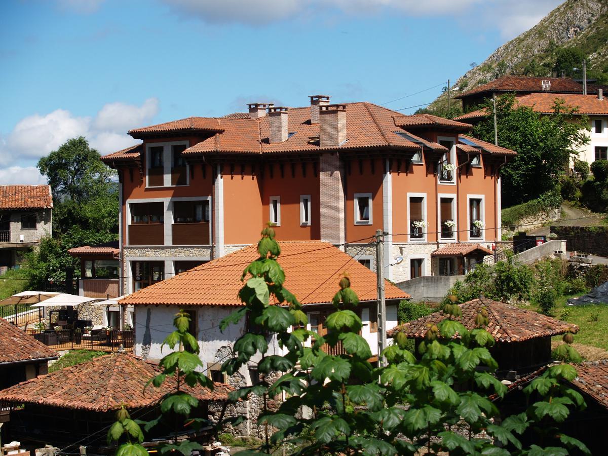 Hotel La Casona De Llerices Cangas de Onis Exterior photo