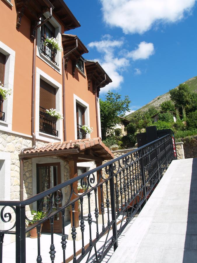 Hotel La Casona De Llerices Cangas de Onis Exterior photo