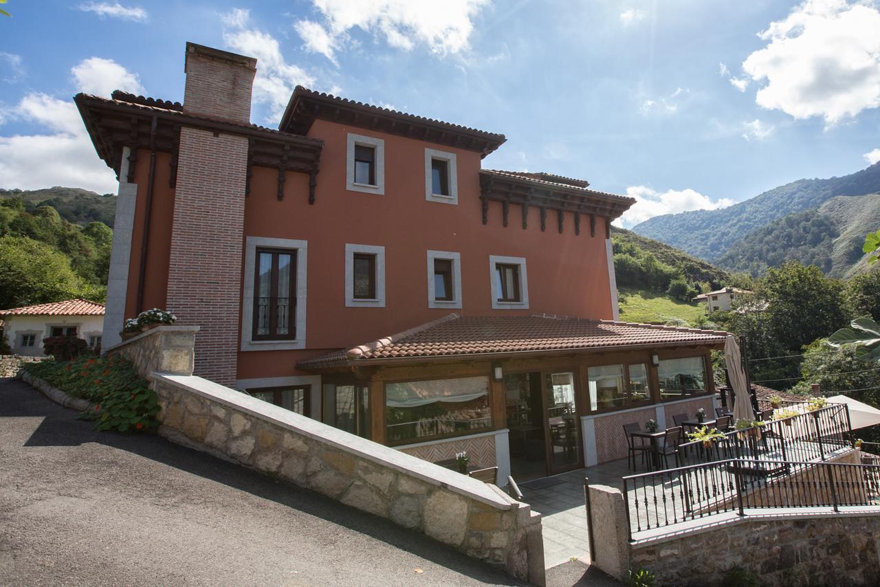 Hotel La Casona De Llerices Cangas de Onis Exterior photo